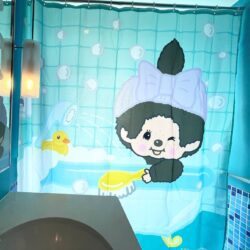 MONCHHICHI STAYCATION SHOWER CURTAIN MONCHHICHI STAYCATION 浴浴簾